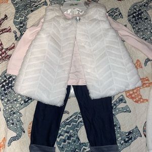 A very chic little girls 18mo fur set